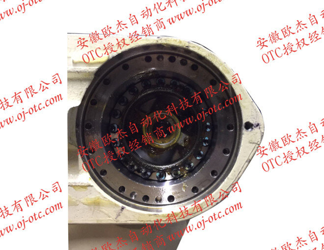 OTC Daihen W-L01949 侧视特写 OTC Daihen W-L01949 减速机侧视