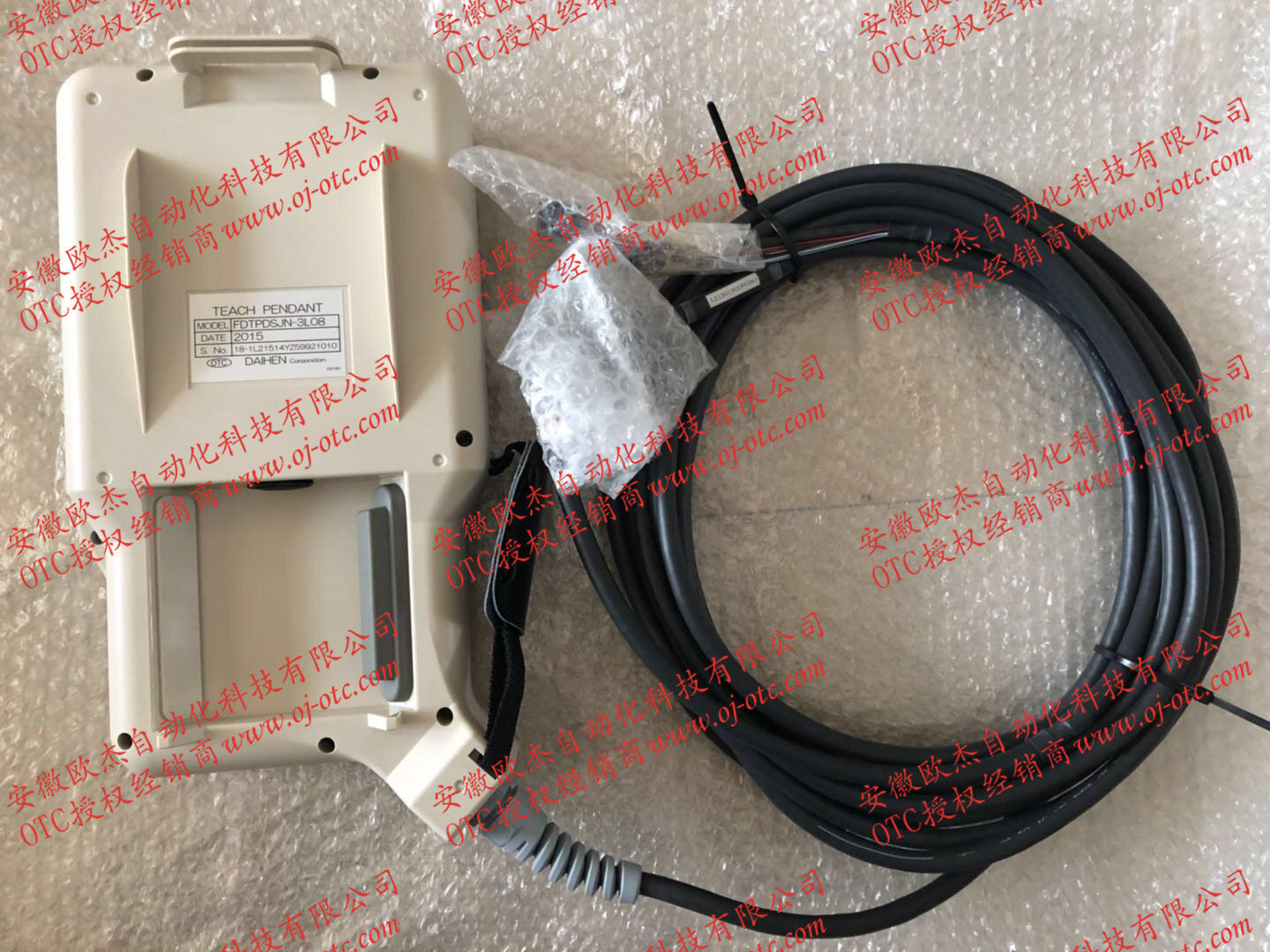 OTC Daihen FDTPDSJN-3L08 实物特写 OTC Daihen FDTPDSJN-3L08 示教器细节