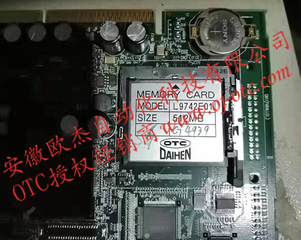 OTC Daihen L9742E01 接口特写 OTC Daihen L9742E01 系统卡接口