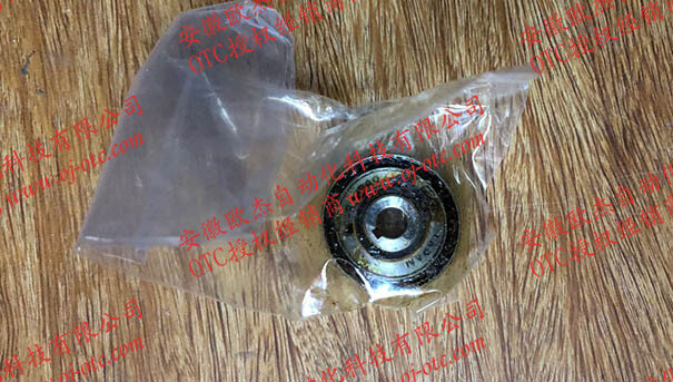 OTC Daihen W-L02036 侧视特写 OTC Daihen W-L02036 减速机侧视